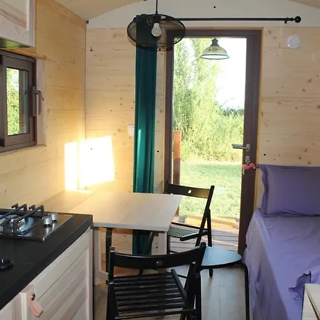 Hébergement de vacances Mas Dou L'estele Roulotte-gîte *